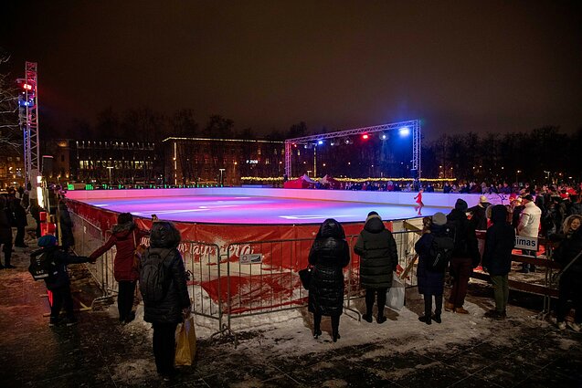 50m² Panoramic Bar Glamping Dome Ø8m | Ice rink in Lukiškės Square, Vilnius
